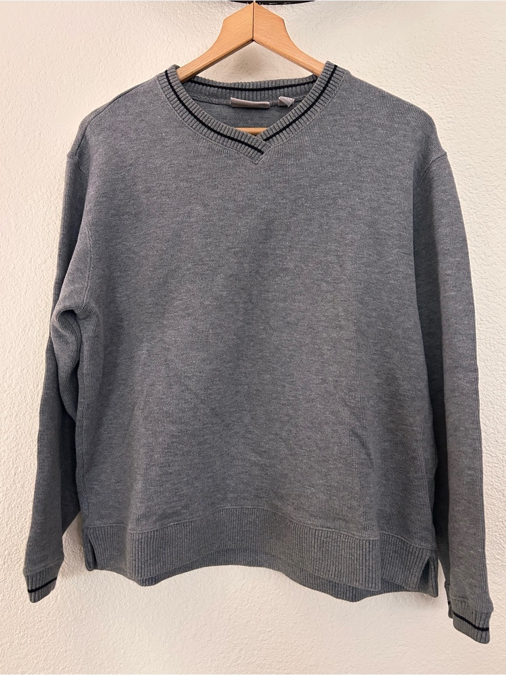 Nordstrom Gray V-Neck Sweater Petite Medium 100% Cotton Black-Tipped Pullover